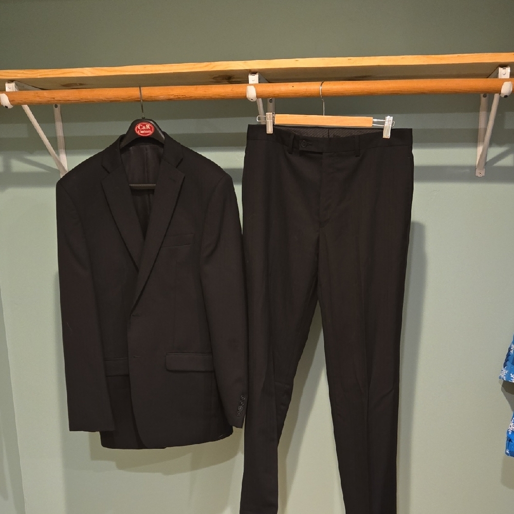Calvin Klein Elegant Black Suit